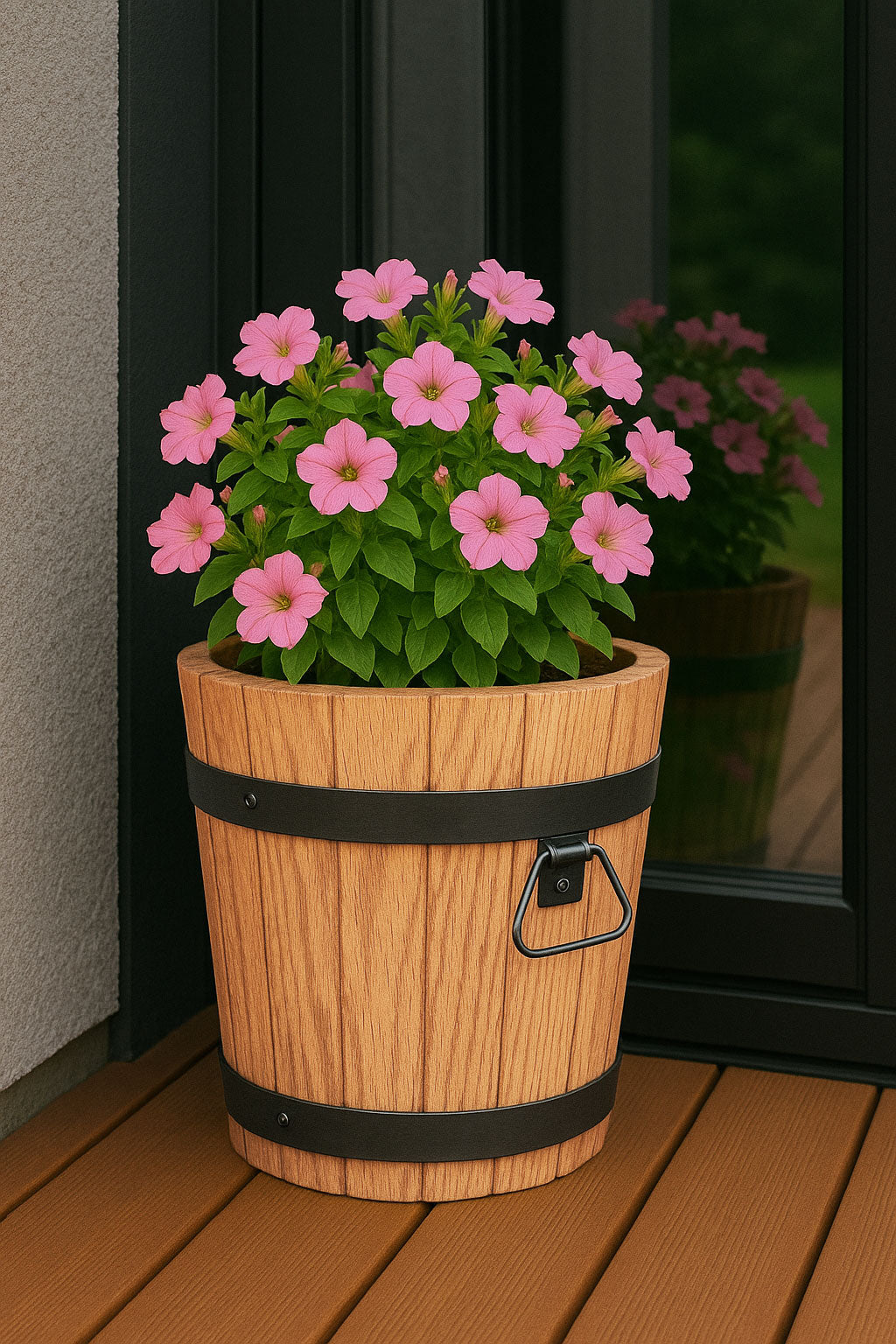 KLEINER PFLANZKÜBEL AUS EICHENHOLZ FÜR PALME